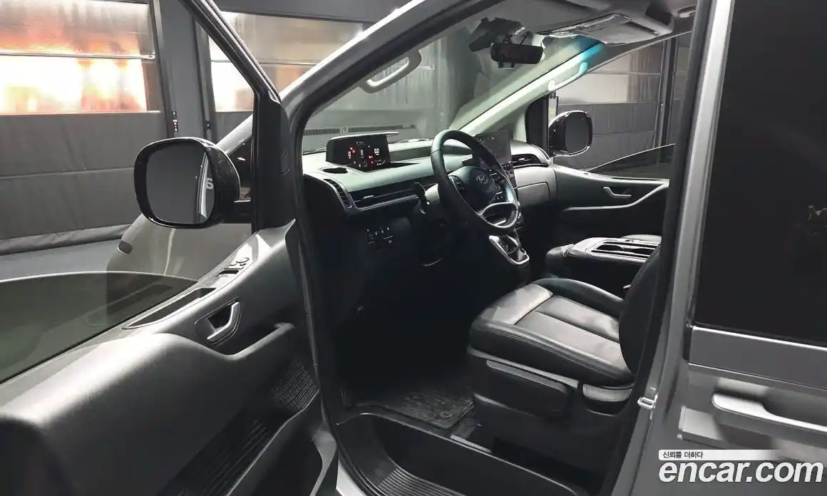 Hyundai Staria 2022 2.2 автомат (гидро), фото 10