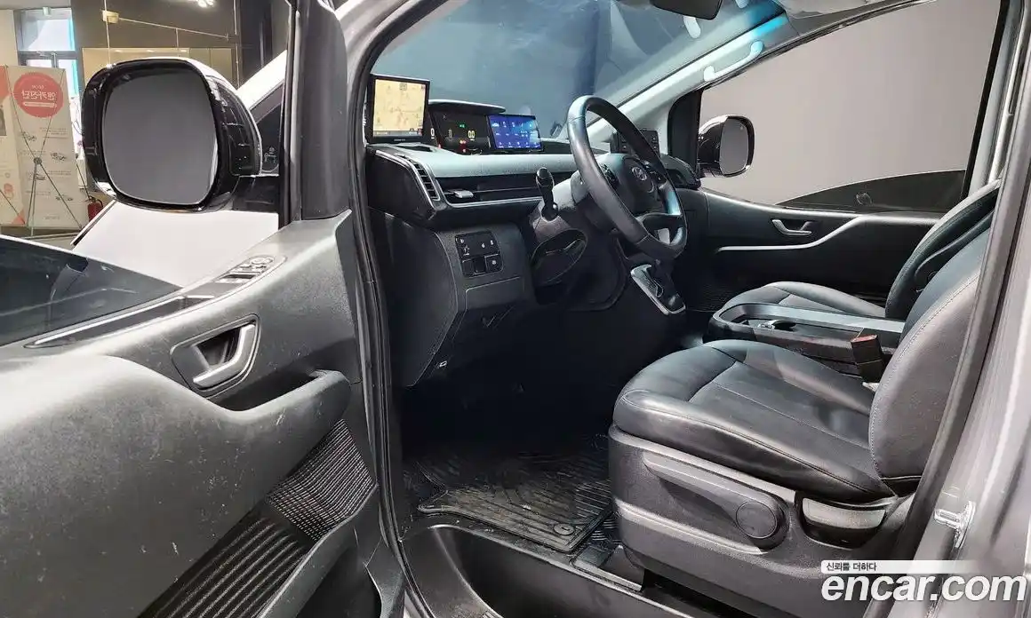 Hyundai Staria 2024 3.5 автомат (гидро), фото 11