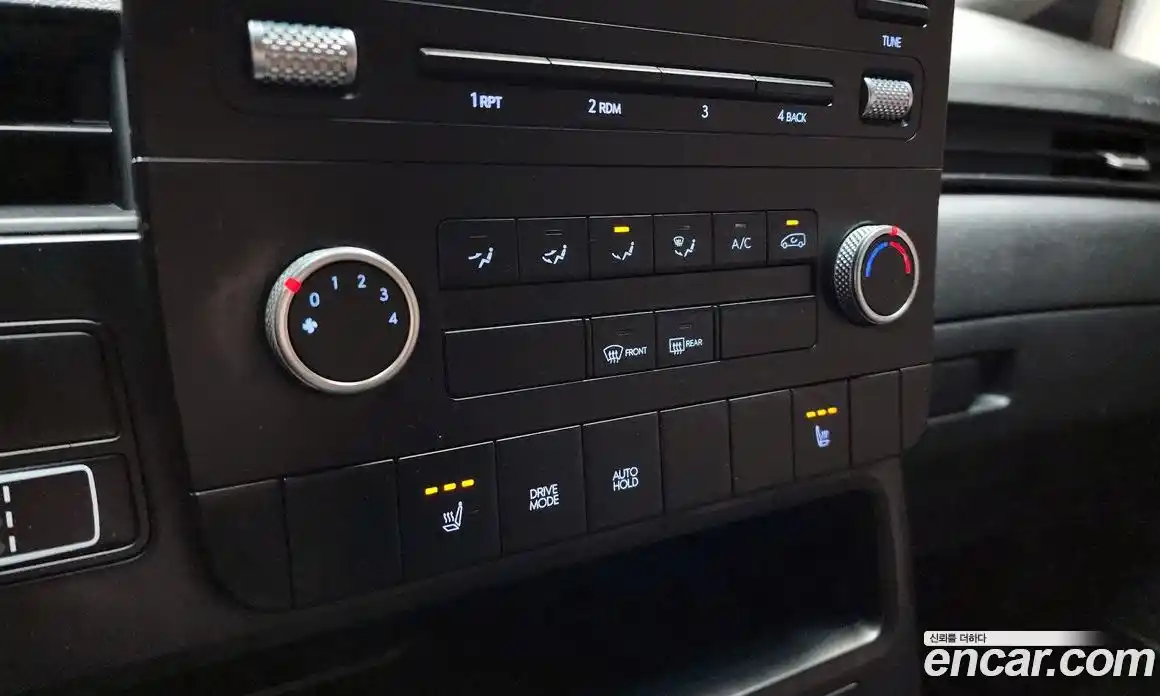 Hyundai Staria 2024 3.5 автомат (гидро), фото 19