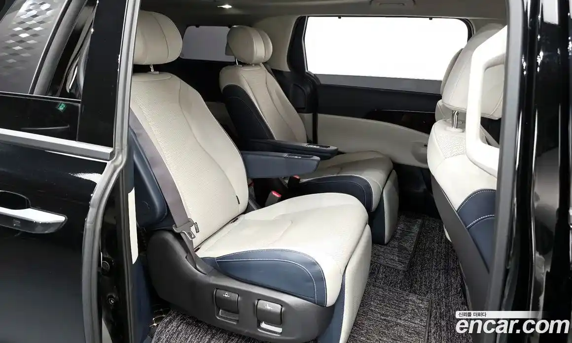 Kia Carnival 2024 1.6 автомат (гидро), фото 12