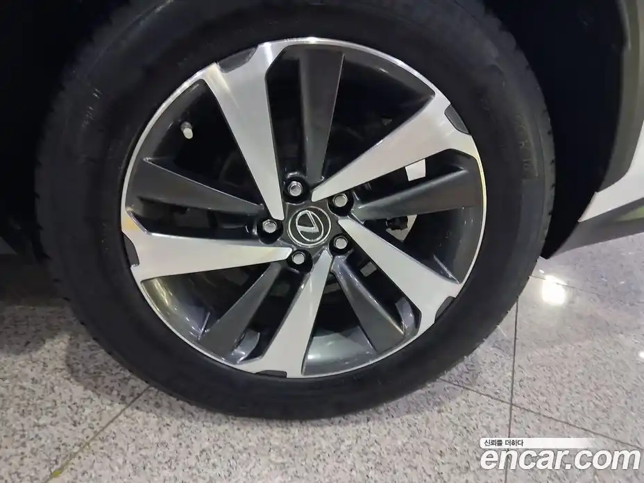 Lexus NX 2018 2.5 вариатор, фото 6