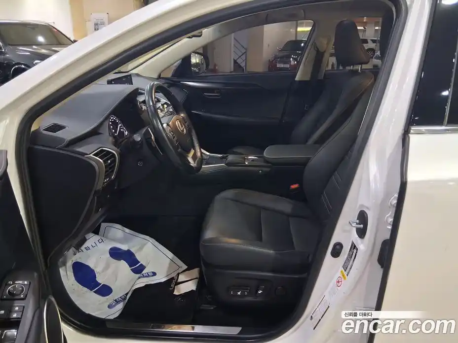 Lexus NX 2018 2.5 вариатор, фото 8