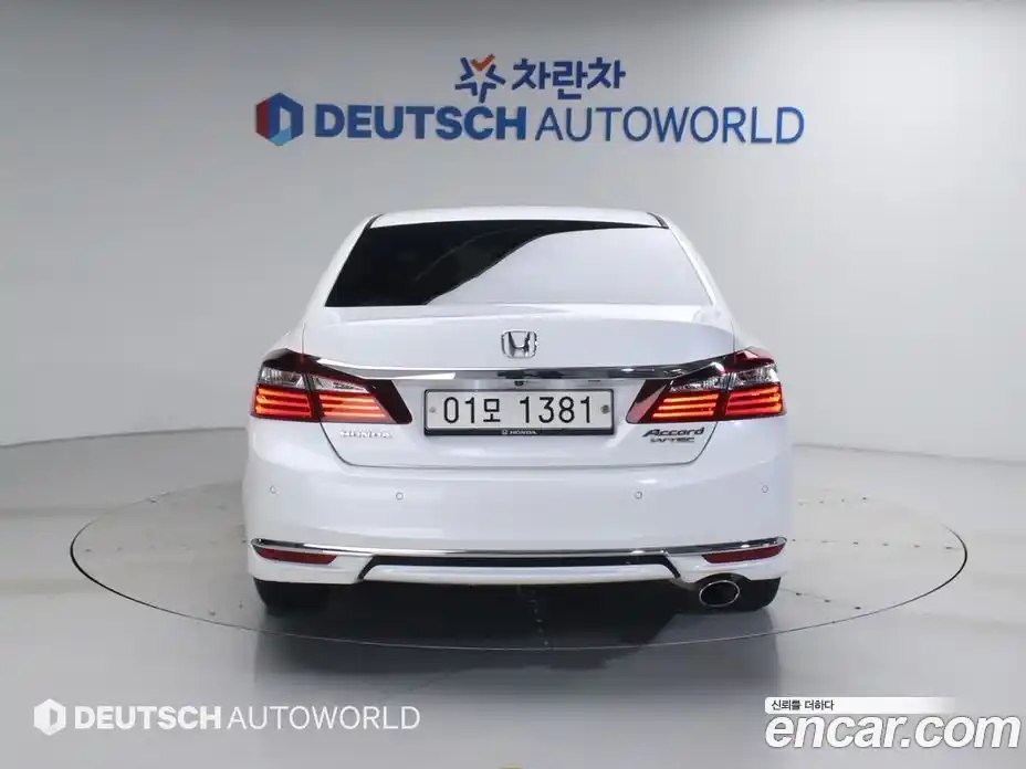 Honda Accord 2017 2.4 автомат (гидро), фото 4