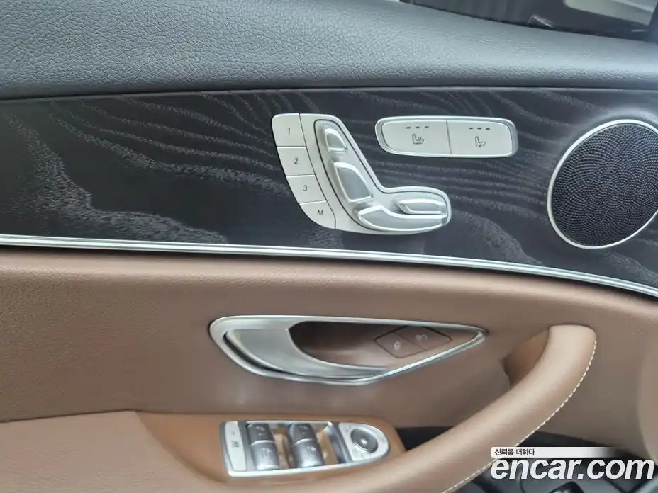 Mercedes-Benz E-Class 2022 2.0 автомат (гидро), фото 12