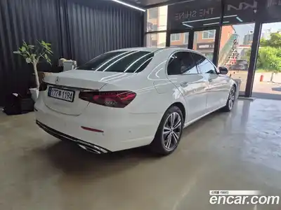 Mercedes-Benz E-Class 2022 2.0 автомат (гидро), миниатюра 4