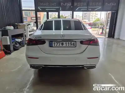 Mercedes-Benz E-Class 2022 2.0 автомат (гидро), миниатюра 5