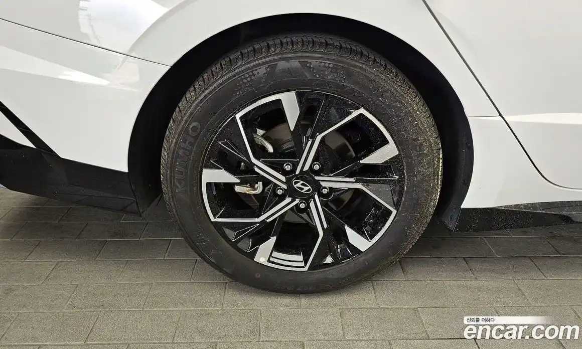 Hyundai Sonata 2024 2.0 автомат (гидро), фото 5