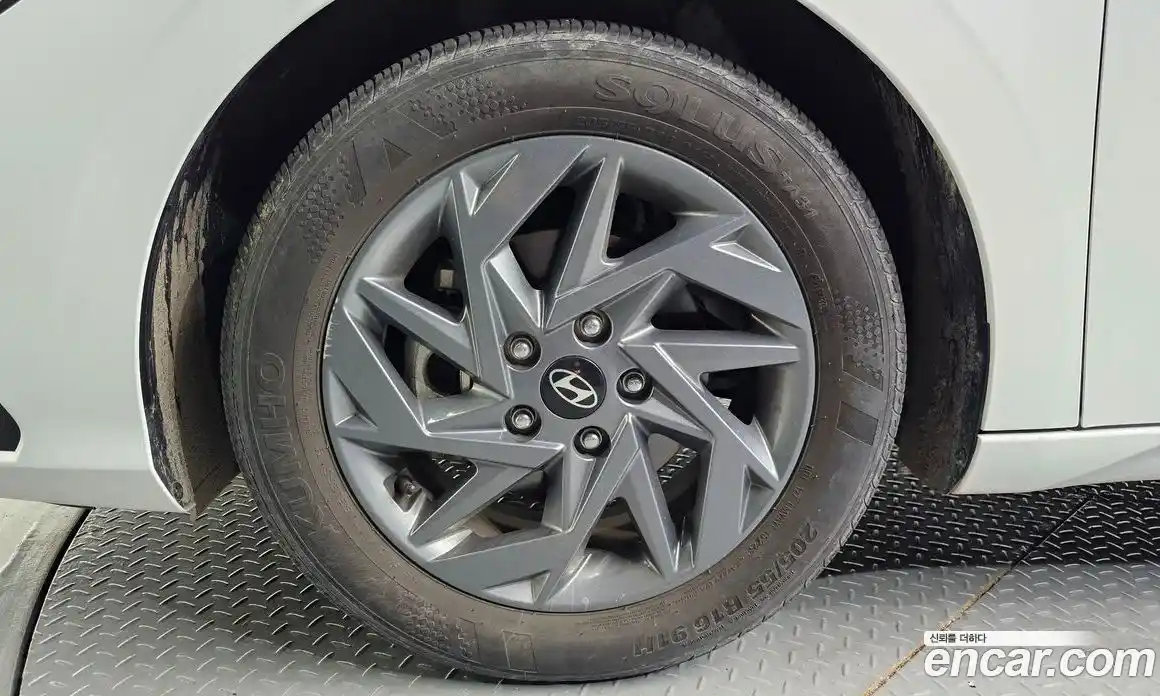 Hyundai Avante 2024 1.6 автомат (гидро), фото 5