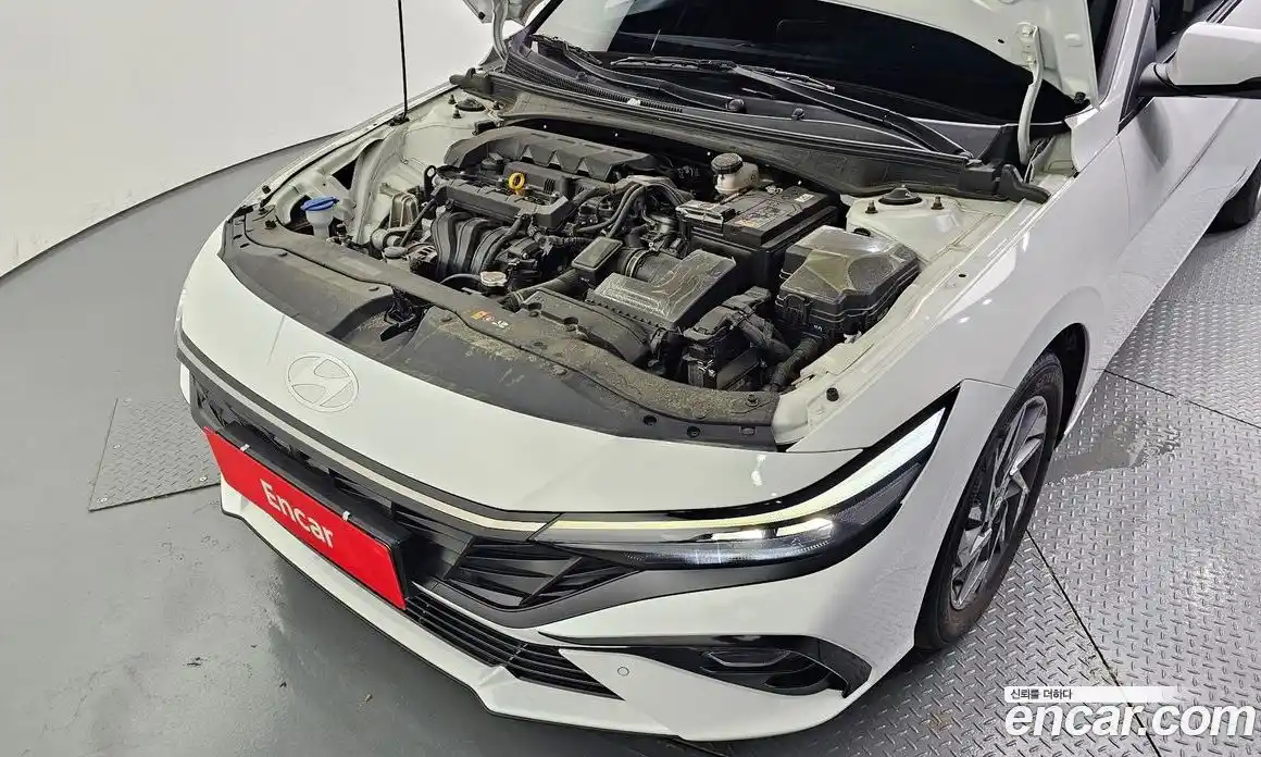 Hyundai Avante 2024 1.6 автомат (гидро), фото 6
