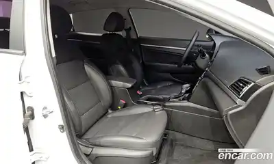 Hyundai Avante 2018 1.6 автомат (гидро), миниатюра 11