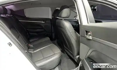 Hyundai Avante 2018 1.6 автомат (гидро), миниатюра 12