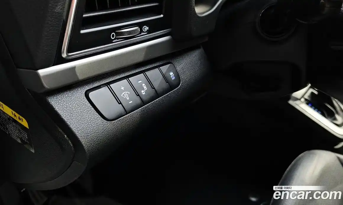 Hyundai Avante 2018 1.6 автомат (гидро), фото 14