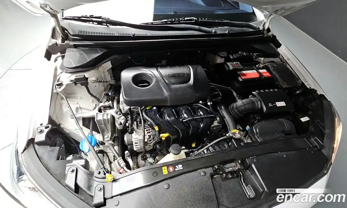 Hyundai Avante 2018 1.6 автомат (гидро), фото 6