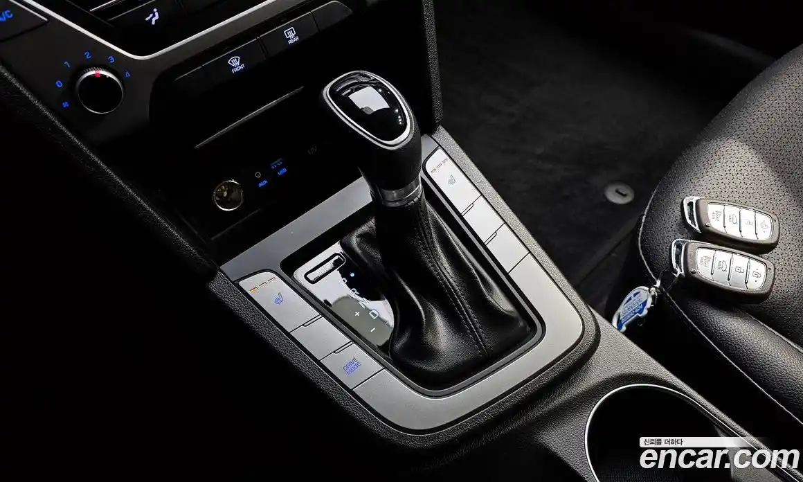 Hyundai Avante 2018 1.6 автомат (гидро), фото 9