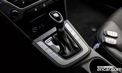 Hyundai Avante 2018 1.6 автомат (гидро), миниатюра 9
