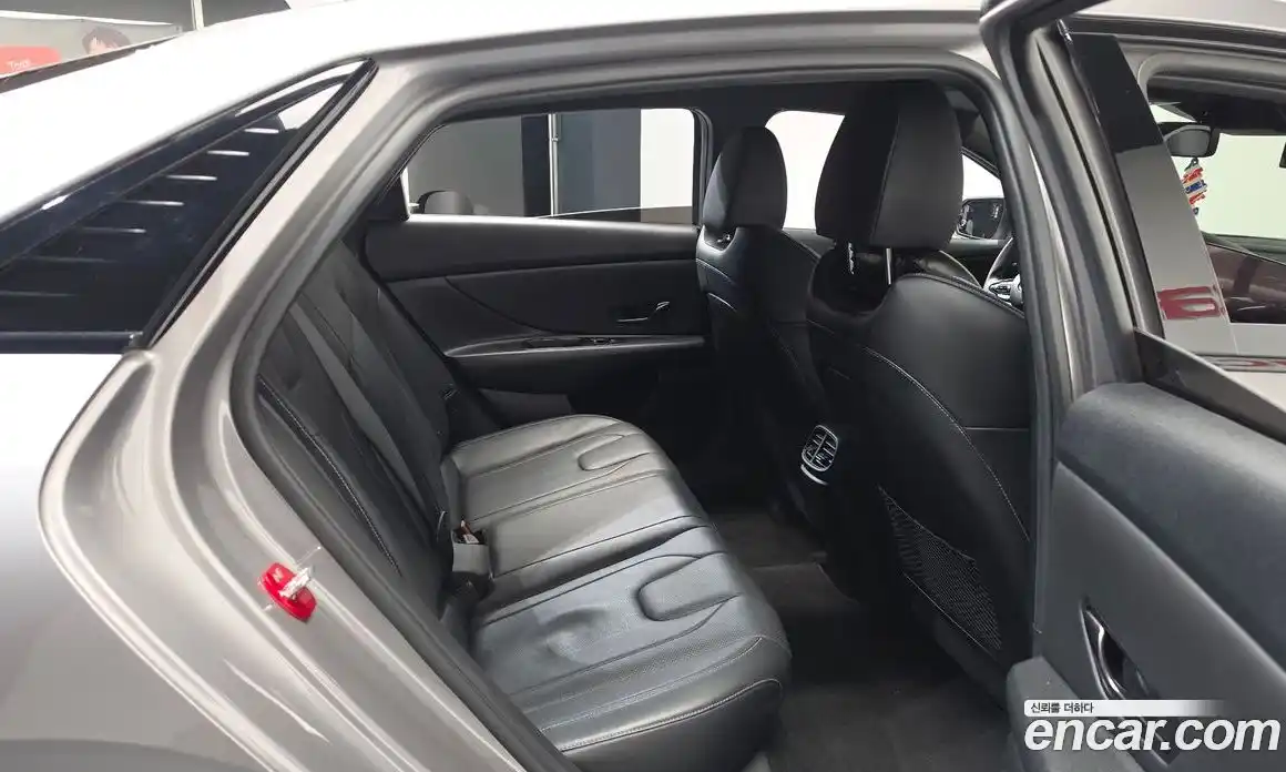 Hyundai Avante 2023 2.0 автомат (гидро), фото 17