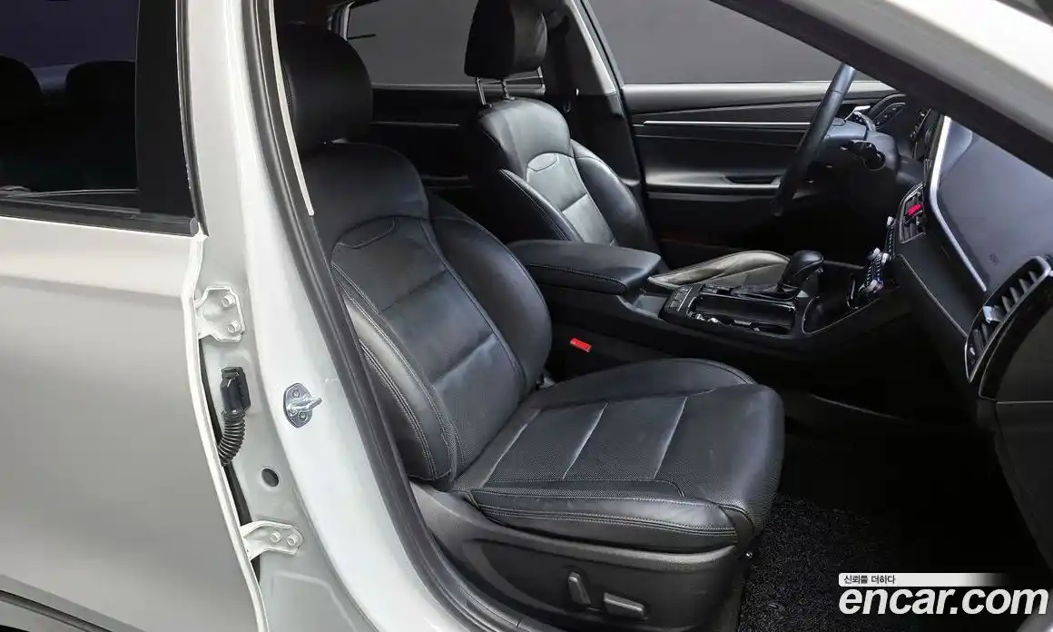 Hyundai Grandeur 2017 3.0 автомат (гидро), фото 12