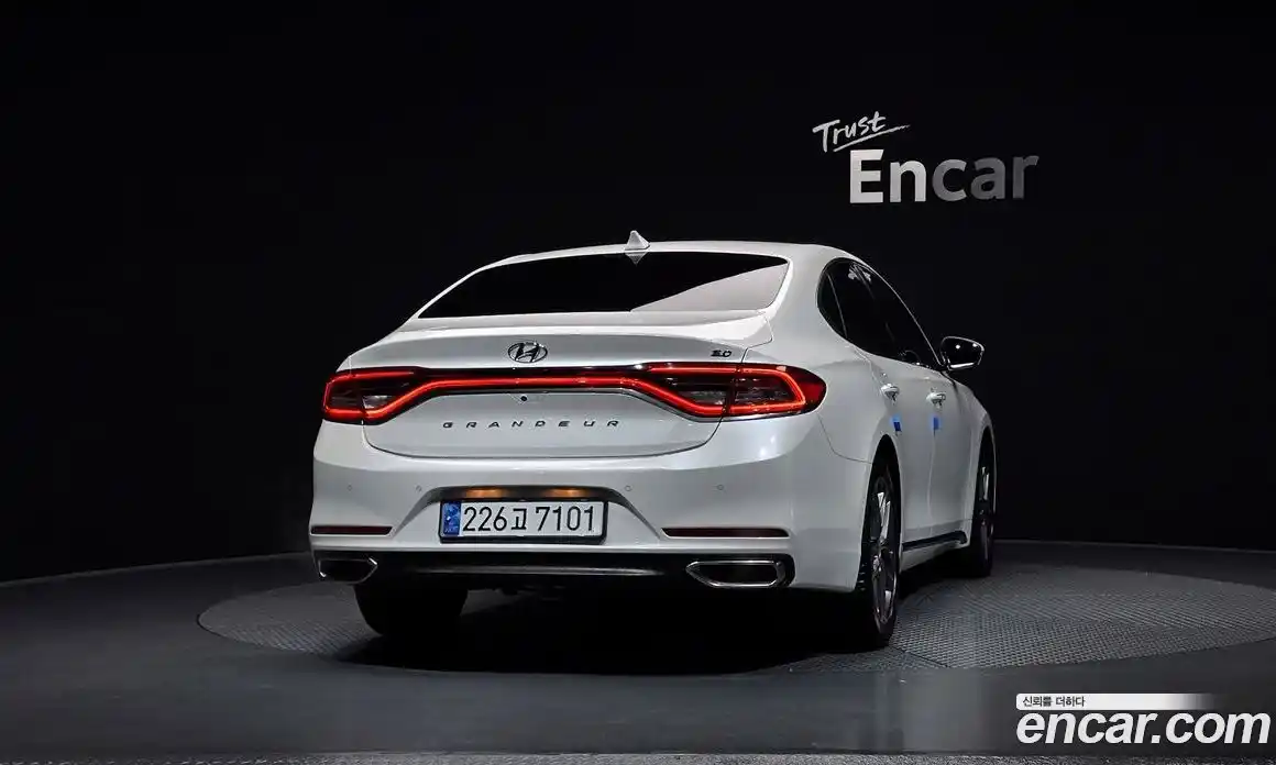 Hyundai Grandeur 2017 3.0 автомат (гидро), фото 4