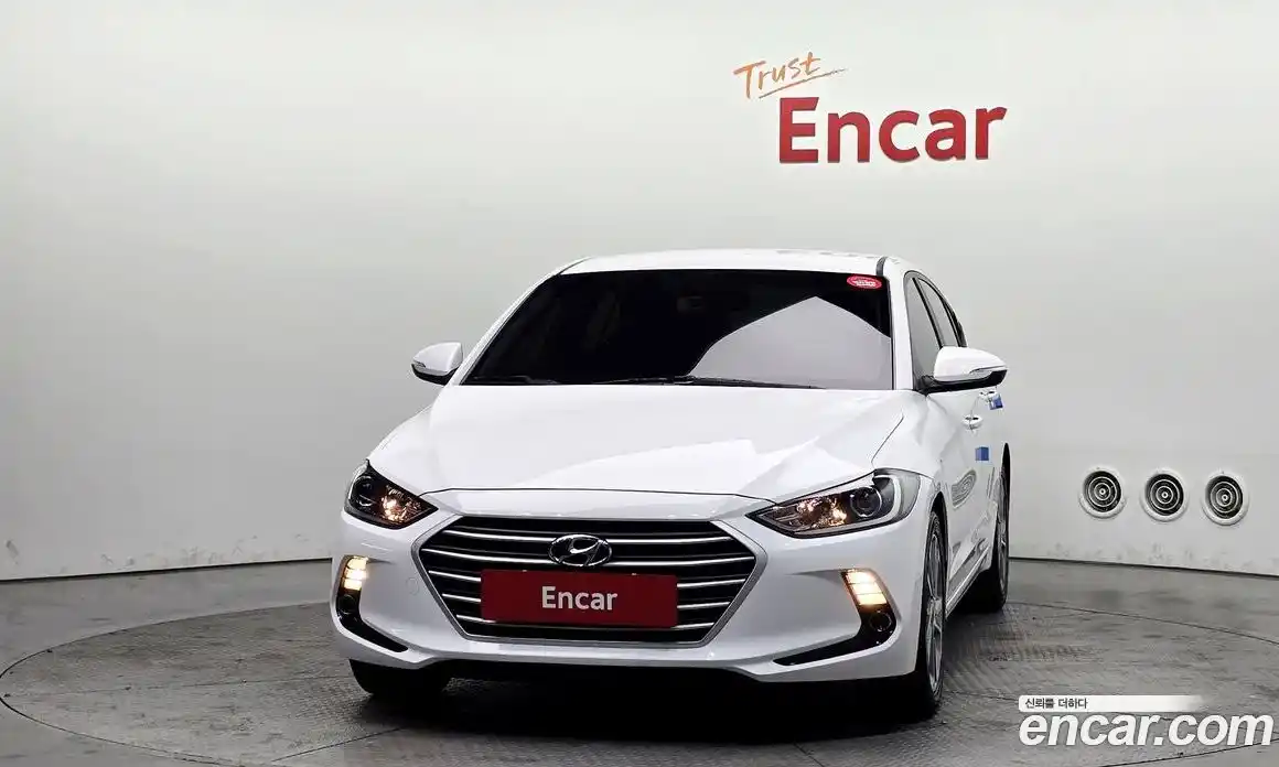 Hyundai Avante 2017 1.6 автомат (гидро), фото 3