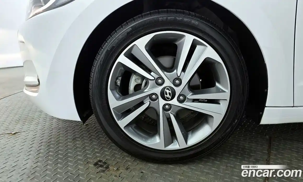 Hyundai Avante 2017 1.6 автомат (гидро), фото 5