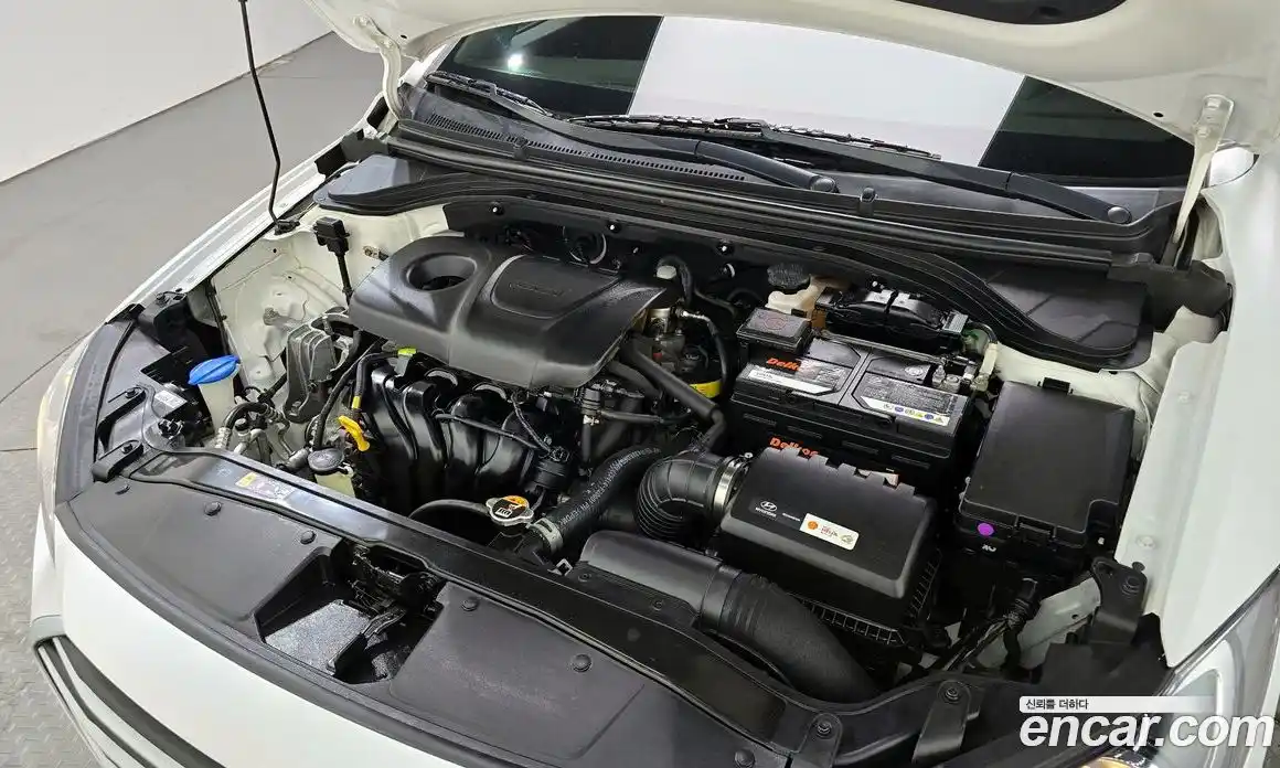 Hyundai Avante 2017 1.6 автомат (гидро), фото 6