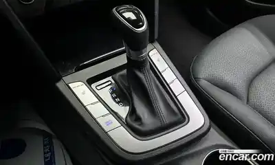 Hyundai Avante 2017 1.6 автомат (гидро), миниатюра 9