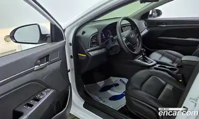 Hyundai Avante 2017 1.6 автомат (гидро), миниатюра 10