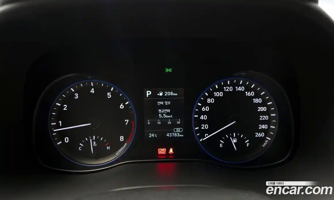 Hyundai Kona 2018 1.6 автомат (гидро), фото 11