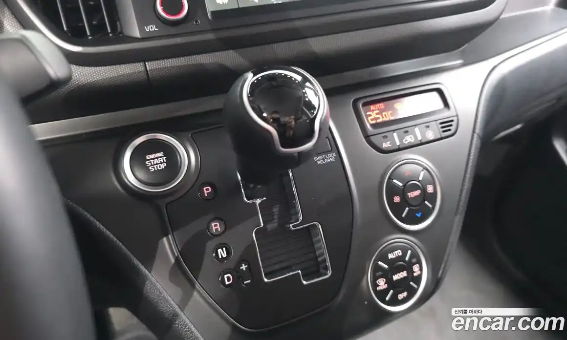 Kia Ray 2022 1.0 автомат (гидро), фото 12