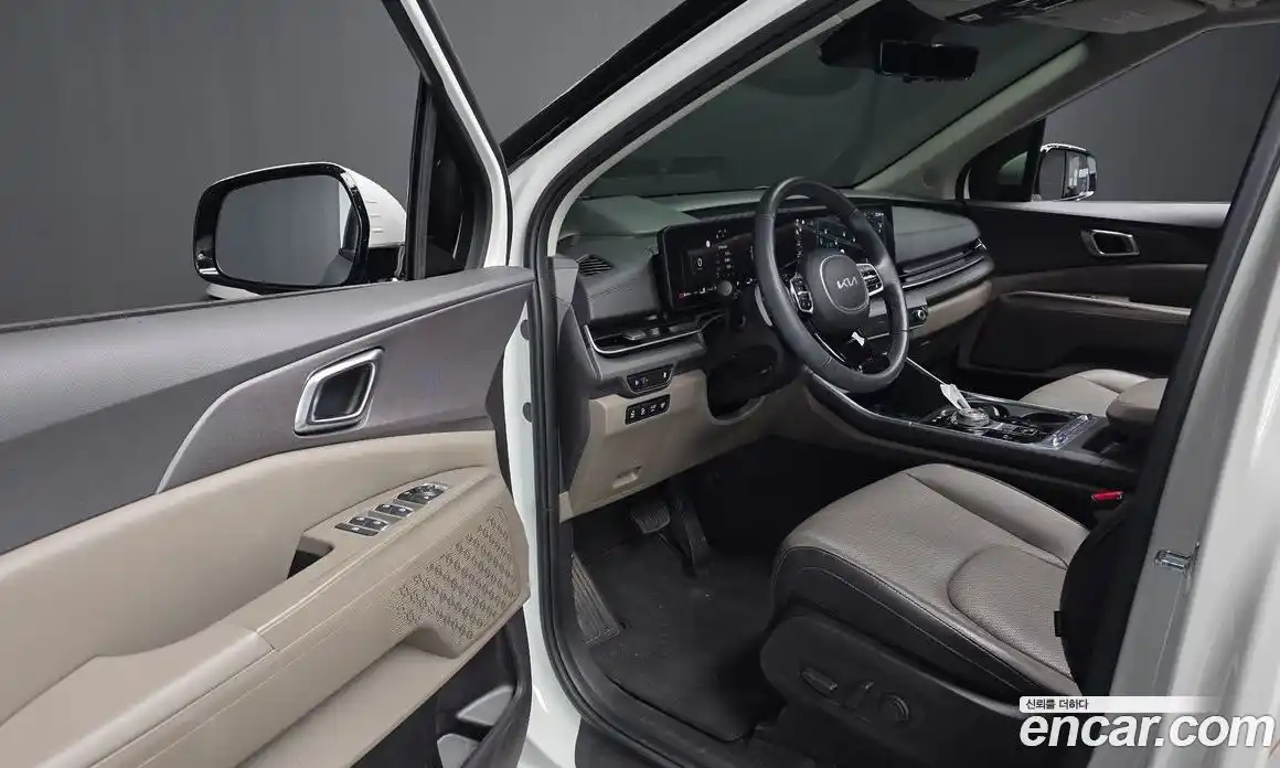 Kia Carnival 2024 1.6 автомат (гидро), фото 13