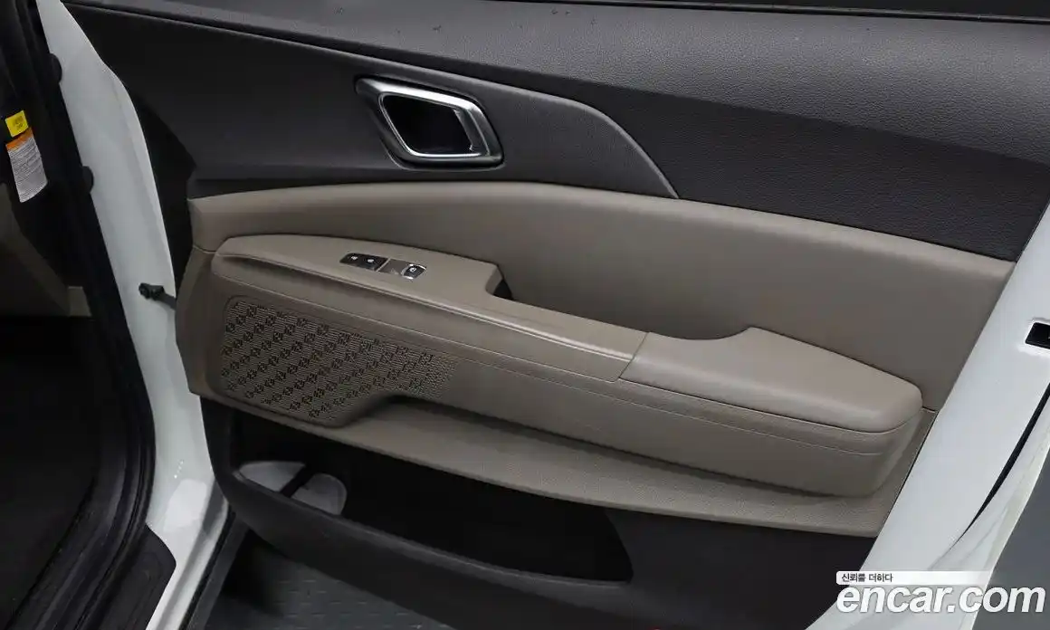 Kia Carnival 2024 1.6 автомат (гидро), фото 15
