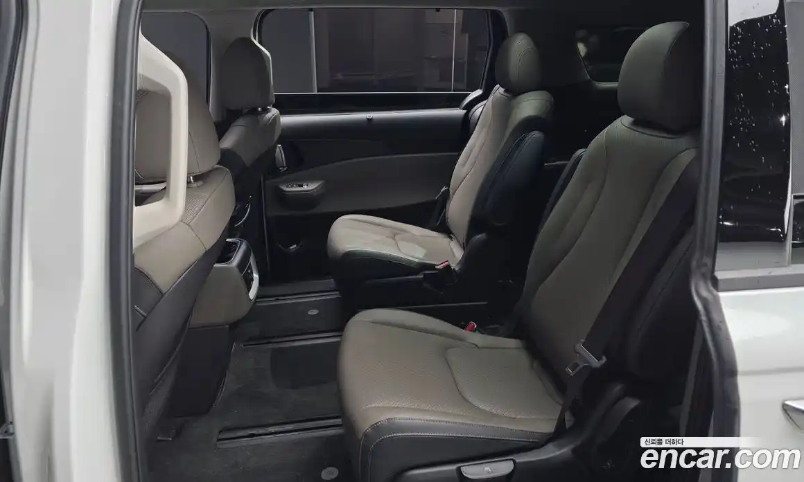 Kia Carnival 2024 1.6 автомат (гидро), фото 16