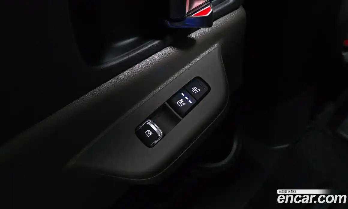 Kia Carnival 2024 1.6 автомат (гидро), фото 24