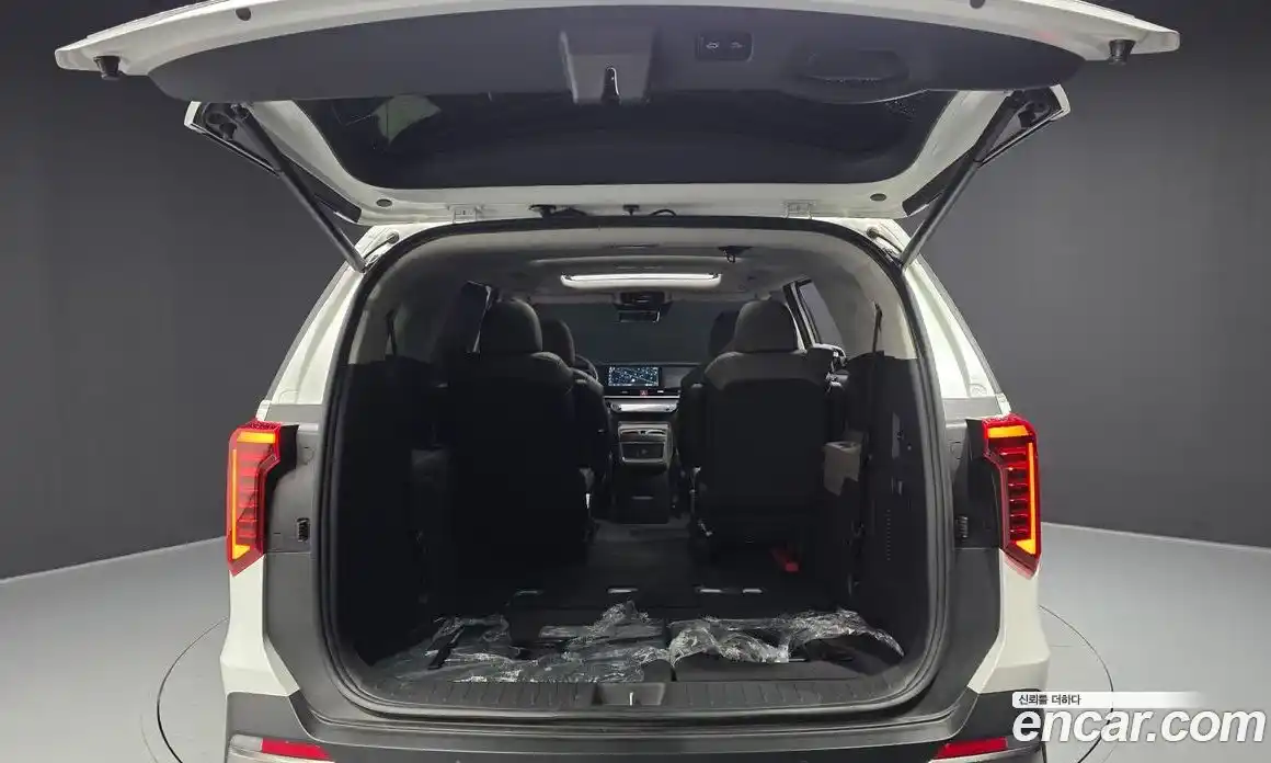 Kia Carnival 2024 1.6 автомат (гидро), фото 26
