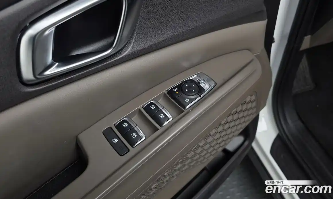 Kia Carnival 2024 1.6 автомат (гидро), фото 27
