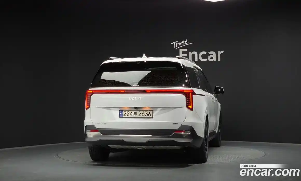 Kia Carnival 2024 1.6 автомат (гидро), фото 4