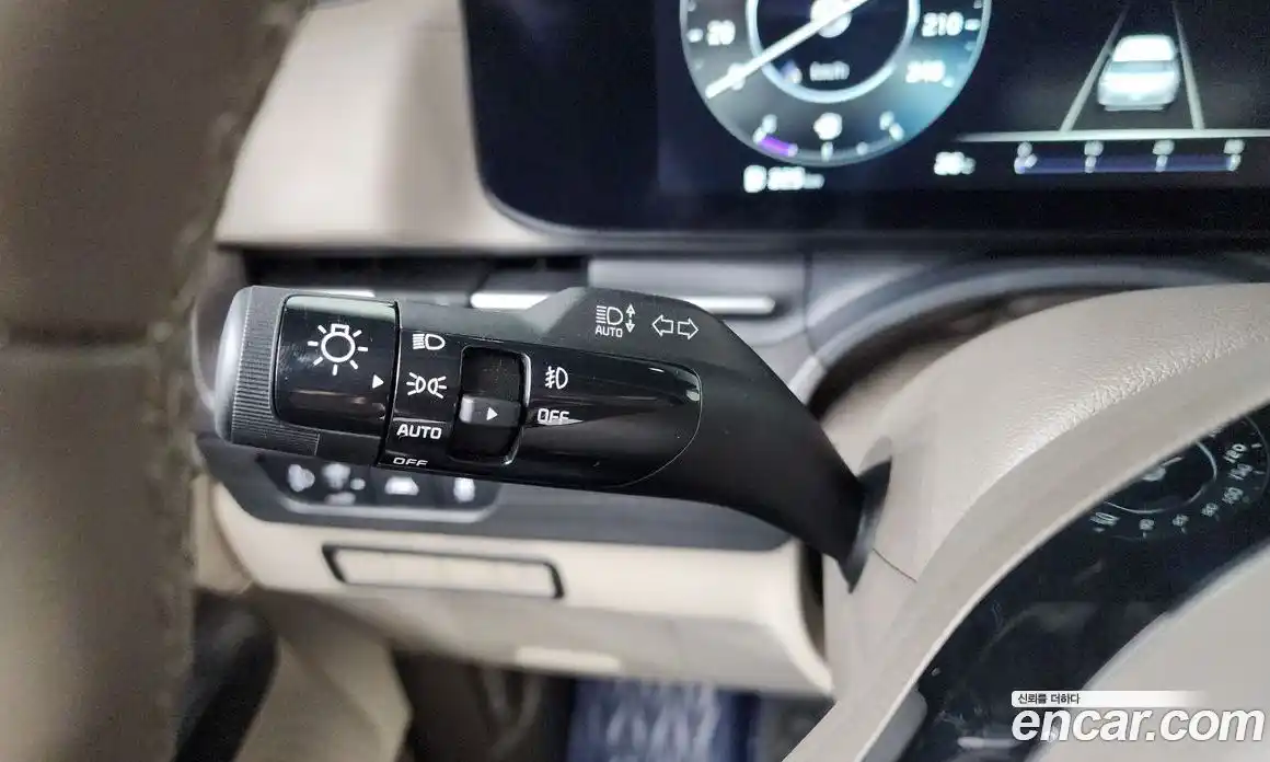 Kia Carnival 2023 3.5 автомат (гидро), фото 28
