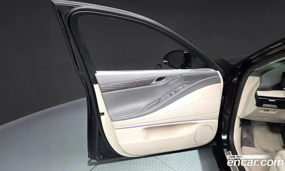 Genesis G80 2025 2.5 гидро, фото 14