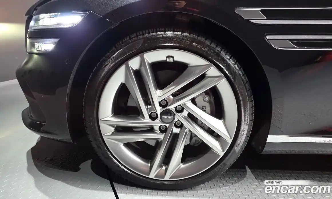 Genesis G80 2025 2.5 гидро, фото 5