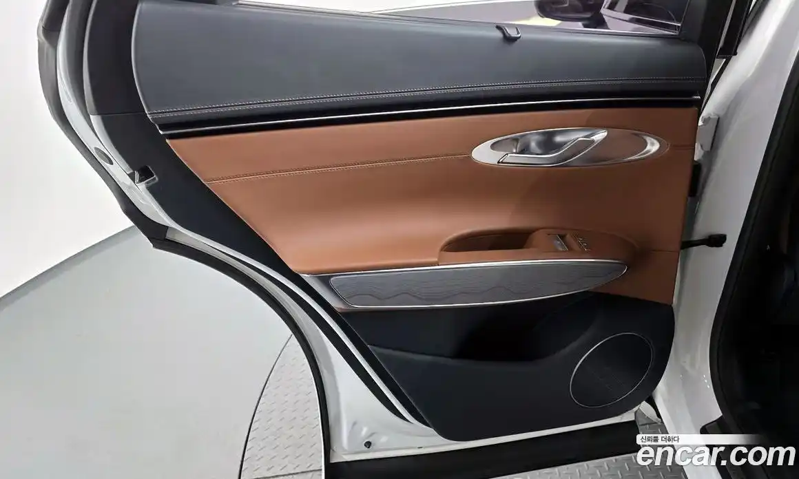 Genesis GV70 2021 2.5 гидро, фото 15