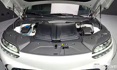 Genesis GV60 2022 0.1 автомат (гидро), миниатюра 6