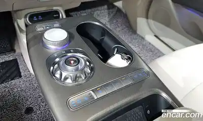 Genesis GV60 2022 0.1 автомат (гидро), миниатюра 9