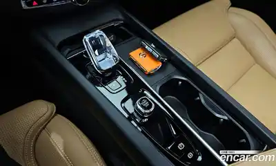 Volvo XC60 2023 2.0 автомат (гидро), миниатюра 9