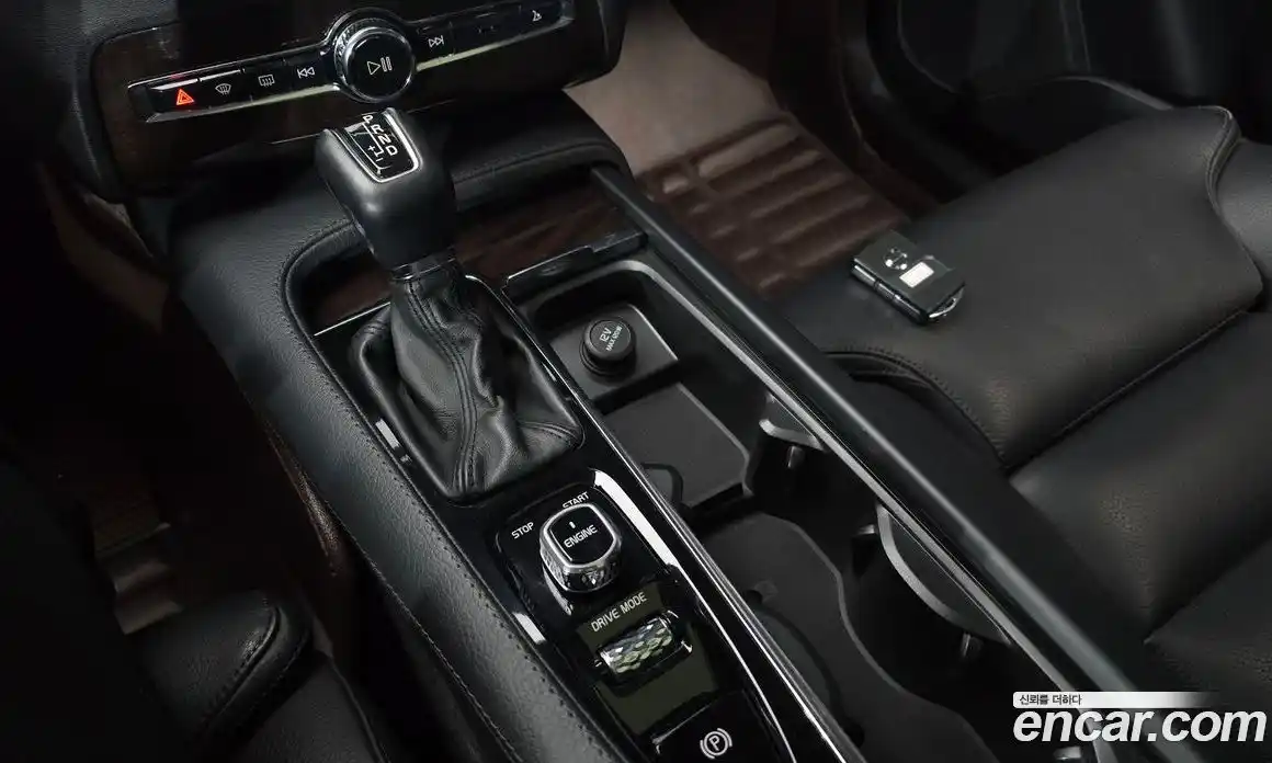 Volvo XC90 2016 2.0 автомат (гидро), фото 9