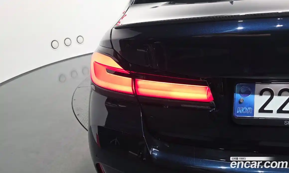 BMW 5-Series 2023 2.0 гидро, фото 9