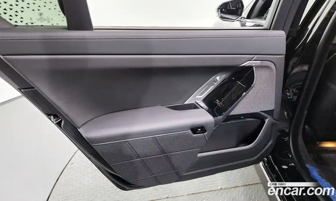 BMW 7 серия 2024 3.0 автомат (гидро), фото 15