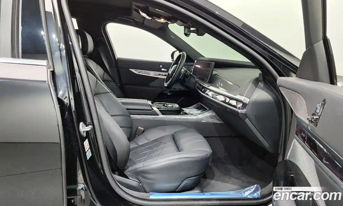 BMW 7 серия 2024 3.0 автомат (гидро), фото 17