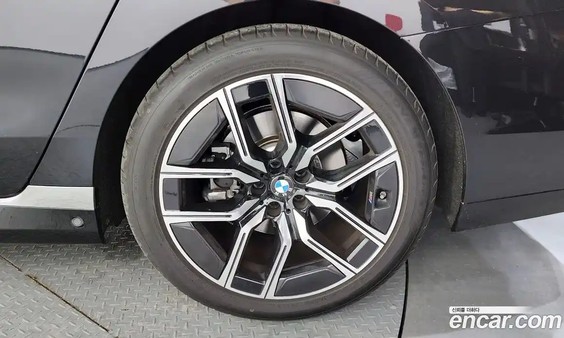 BMW 7 серия 2024 3.0 автомат (гидро), фото 7