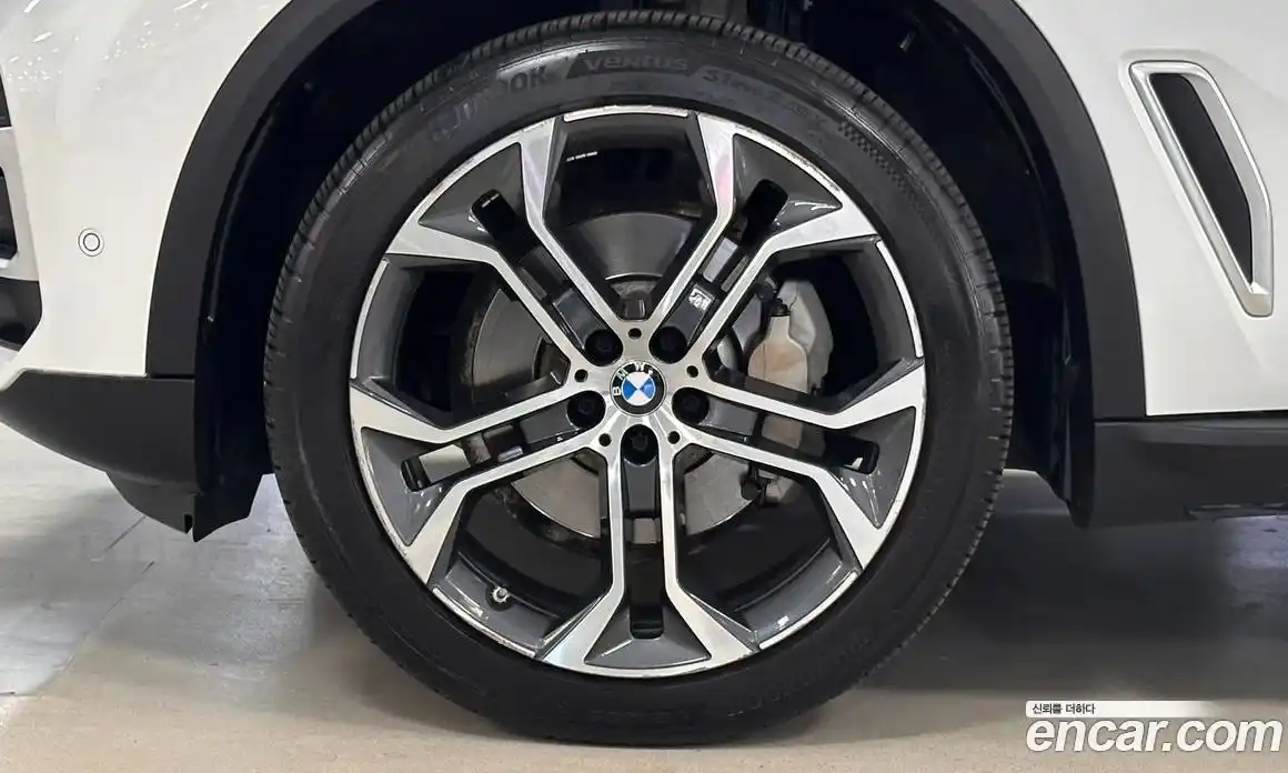 BMW X5 2022 3.0 автомат (гидро), фото 5