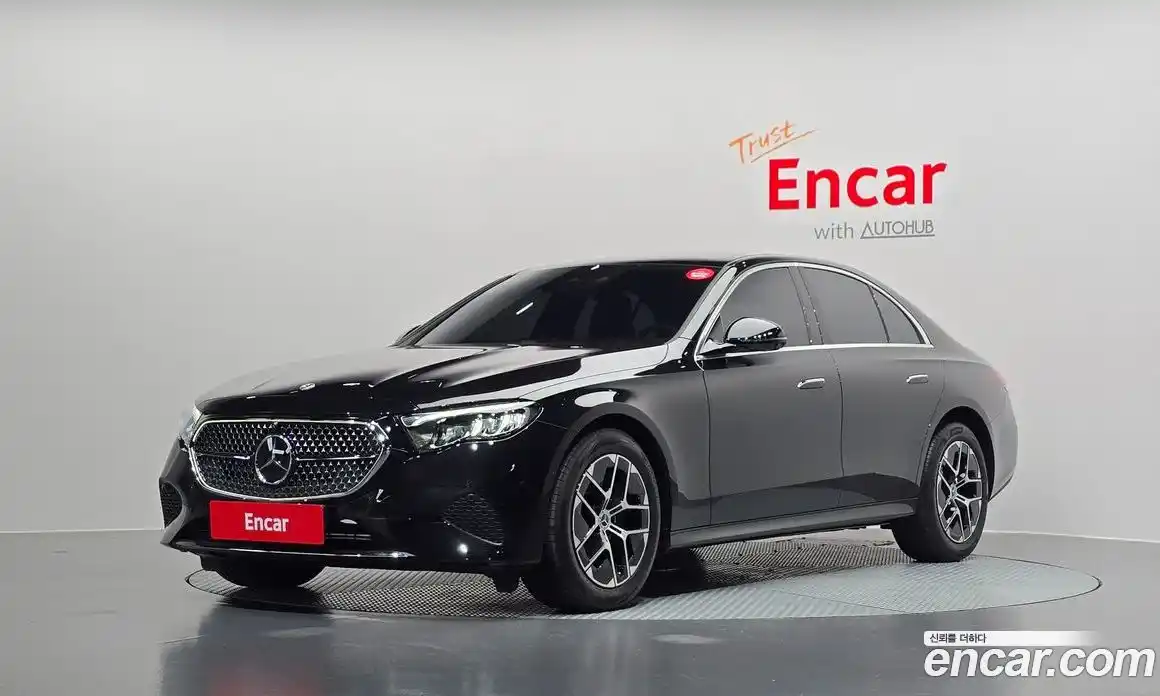 Mercedes-Benz E-Class 2025 2.0 гидро, фото 1